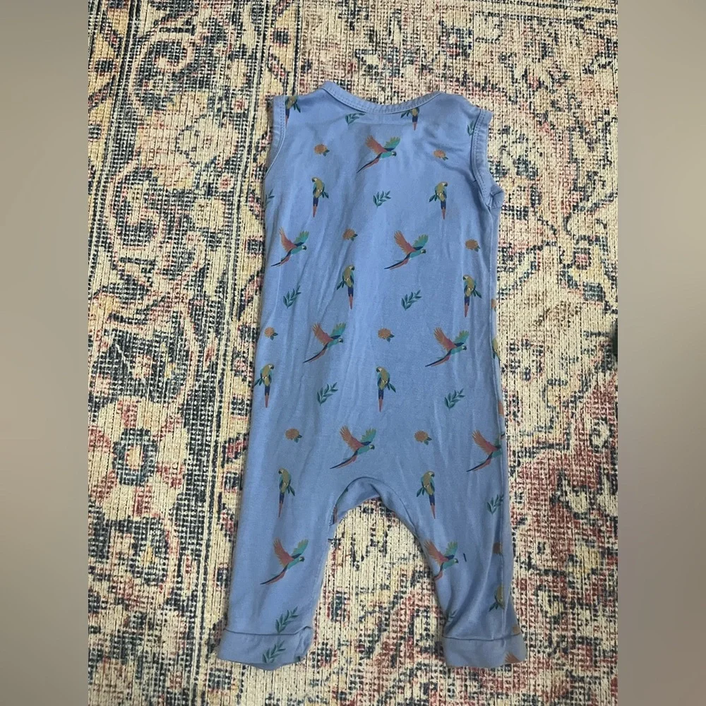 Kyte Baby Blue Sleeveless Parrot Print Zipper Romper